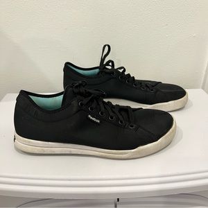Ultra Light Black Reebok Sneakers (Machine Washable)